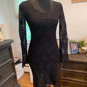 Beautiful lace black backless dress